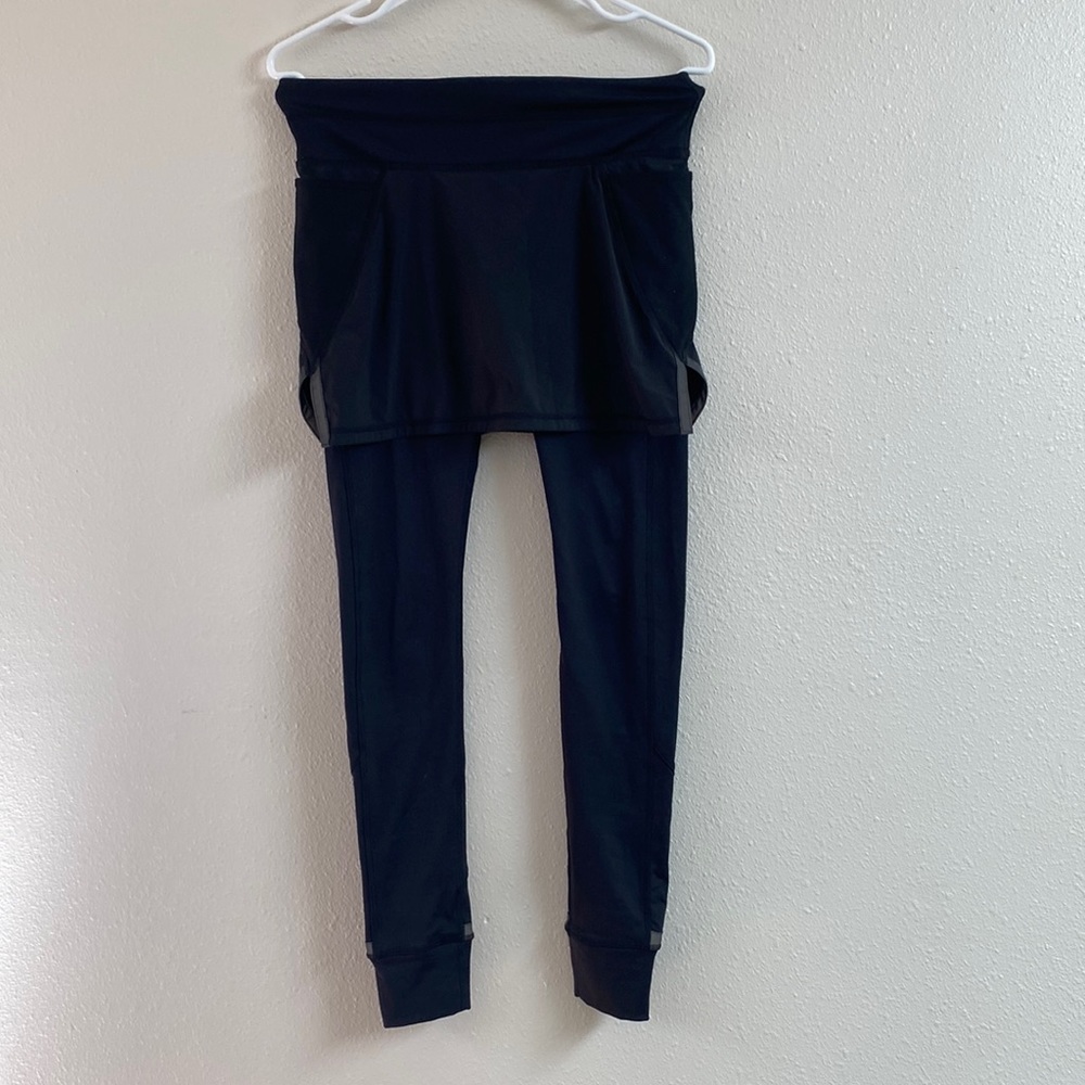 Athleta Black Powder Peak, Fleece Lined Skirt Leggings. Good, used condition.